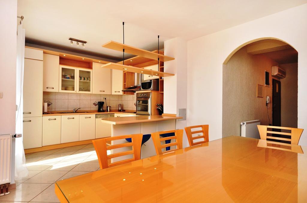 Apartment Luxury Cream Kastela Oda fotoğraf