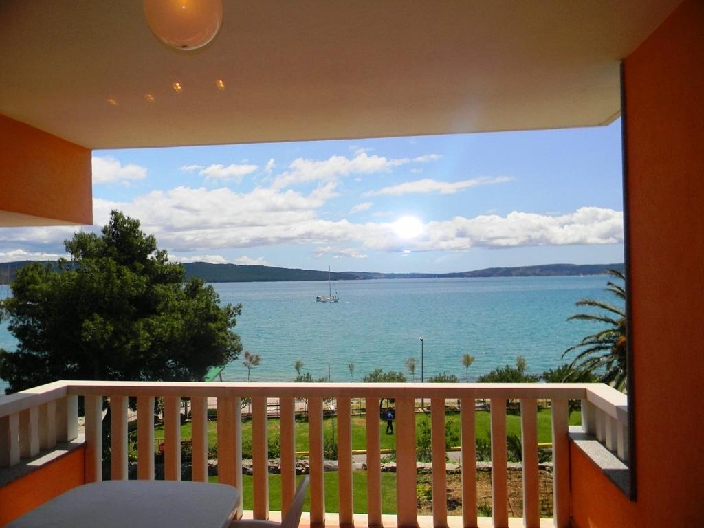 Apartment Luxury Cream Kastela Oda fotoğraf