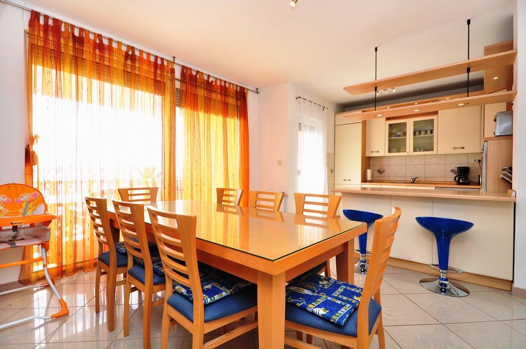 Apartment Luxury Cream Kastela Oda fotoğraf